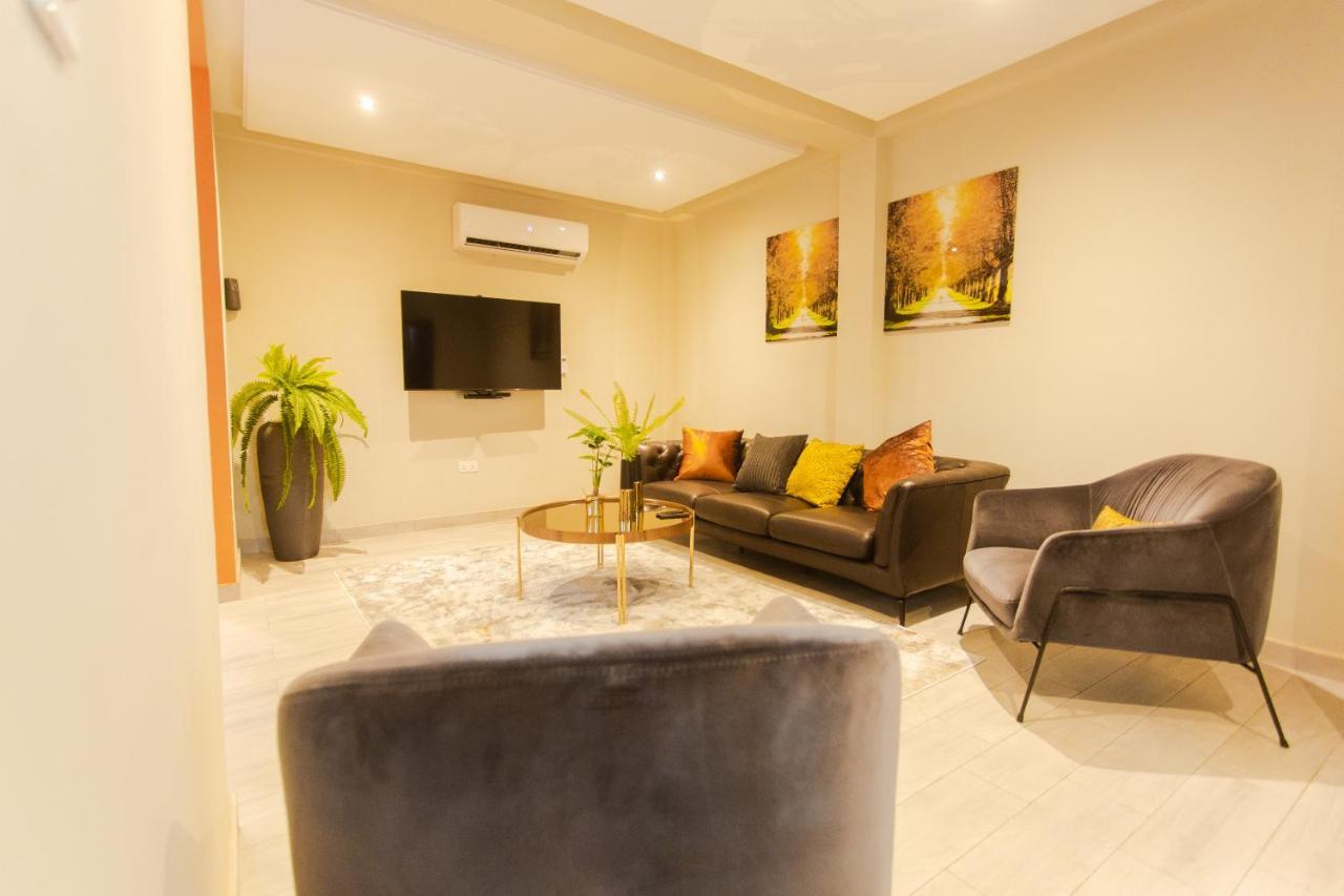 Accra Luxury Homes @ Achimota Lapaz Exterior photo