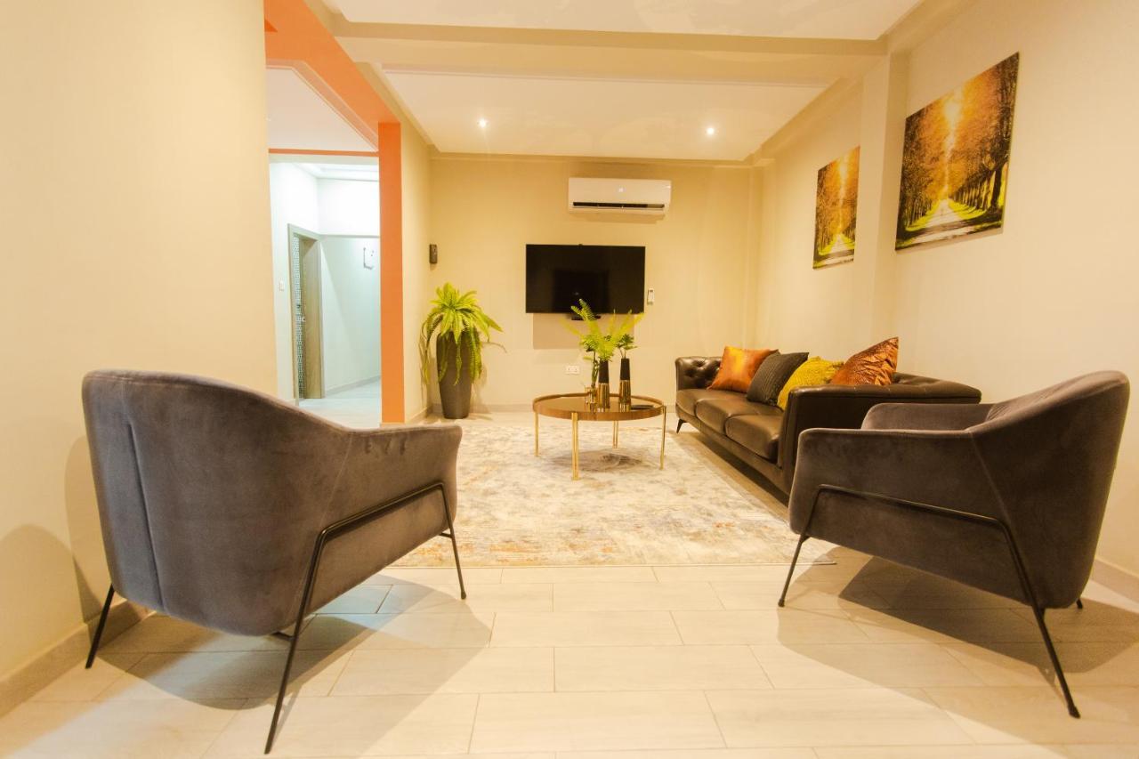 Accra Luxury Homes @ Achimota Lapaz Exterior photo