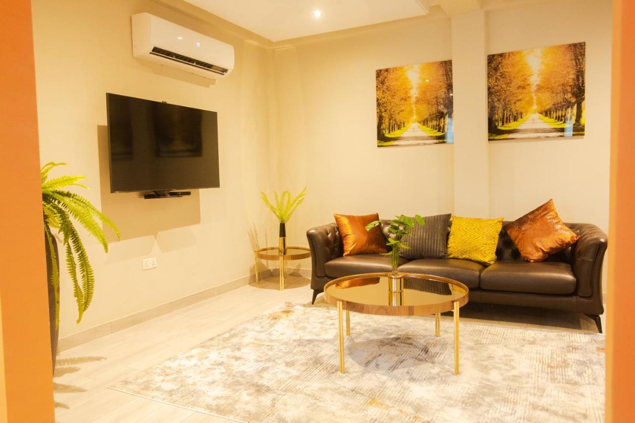Accra Luxury Homes @ Achimota Lapaz Exterior photo